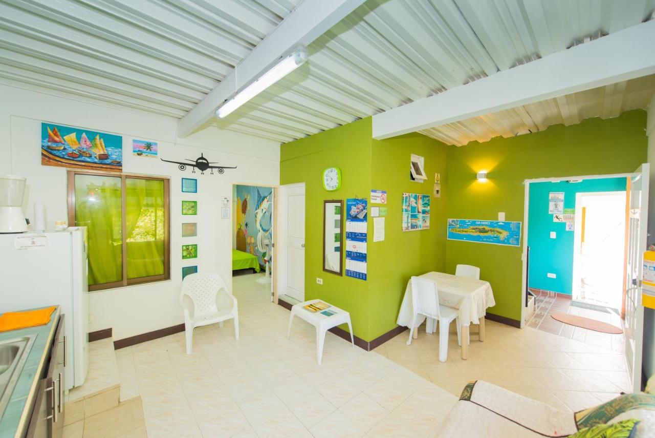 Apartamentos Turisticos El Conquistador San Andrés 外观 照片